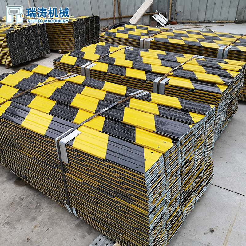 2米鍍鋅18公分黃黑踢腳板成品